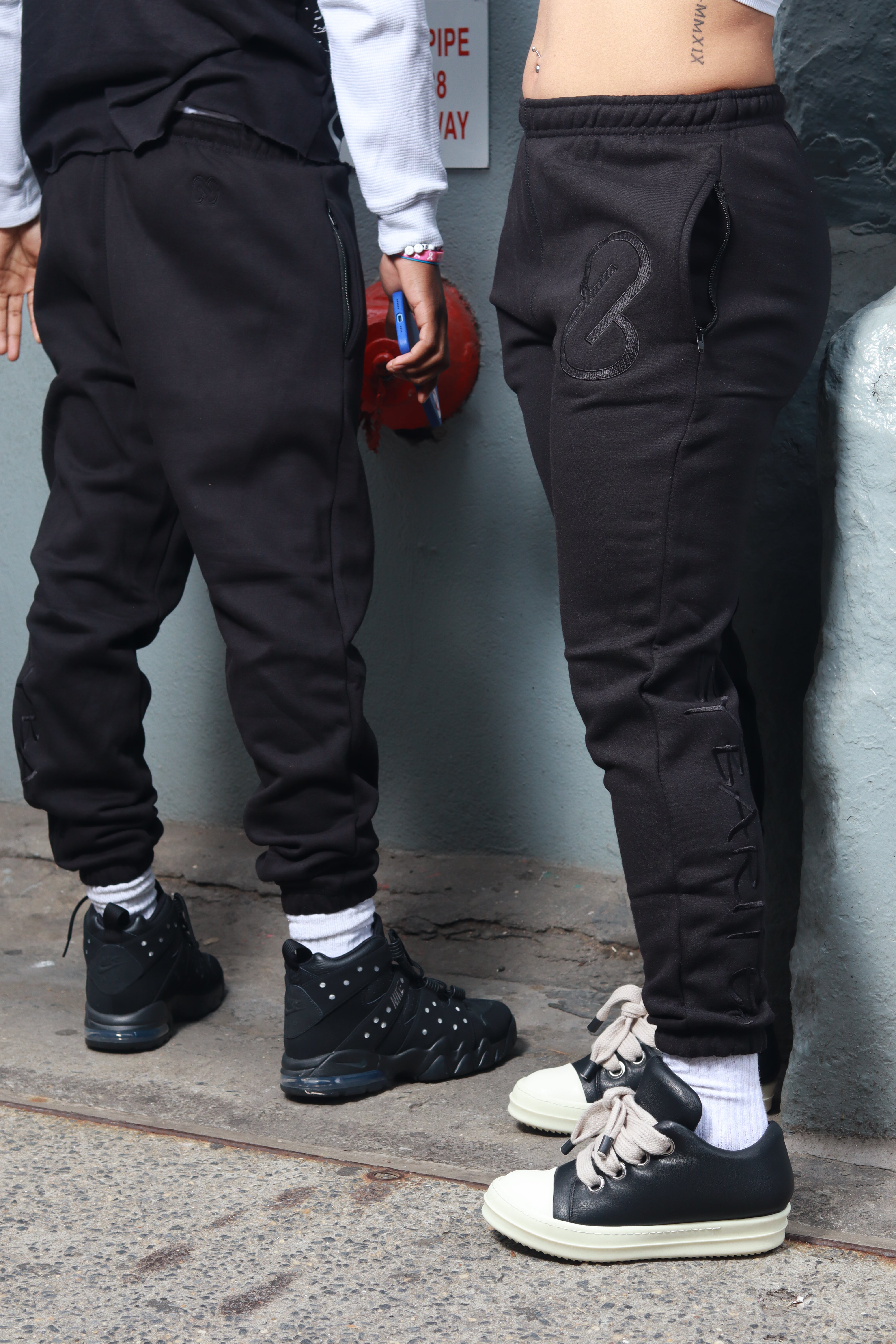 BLACK ON BLACK SWEATS