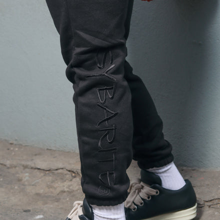 BLACK ON BLACK SWEATS